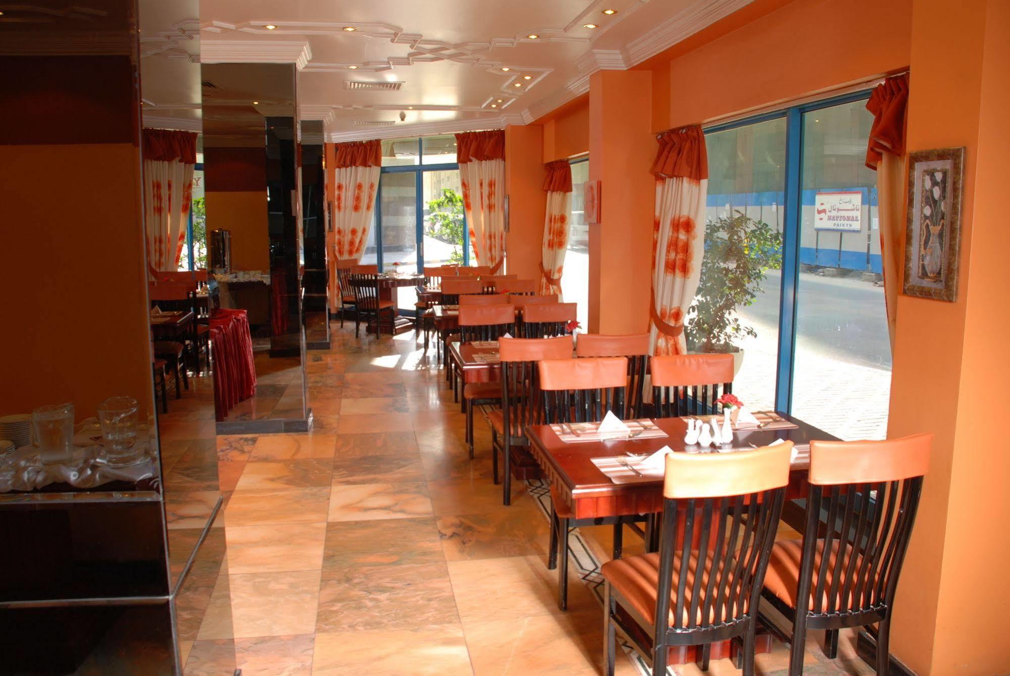Al Bustan Flats Hotel Sharjah Exterior foto